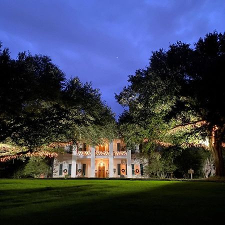 Monmouth Historic Inn Натчес Екстериор снимка