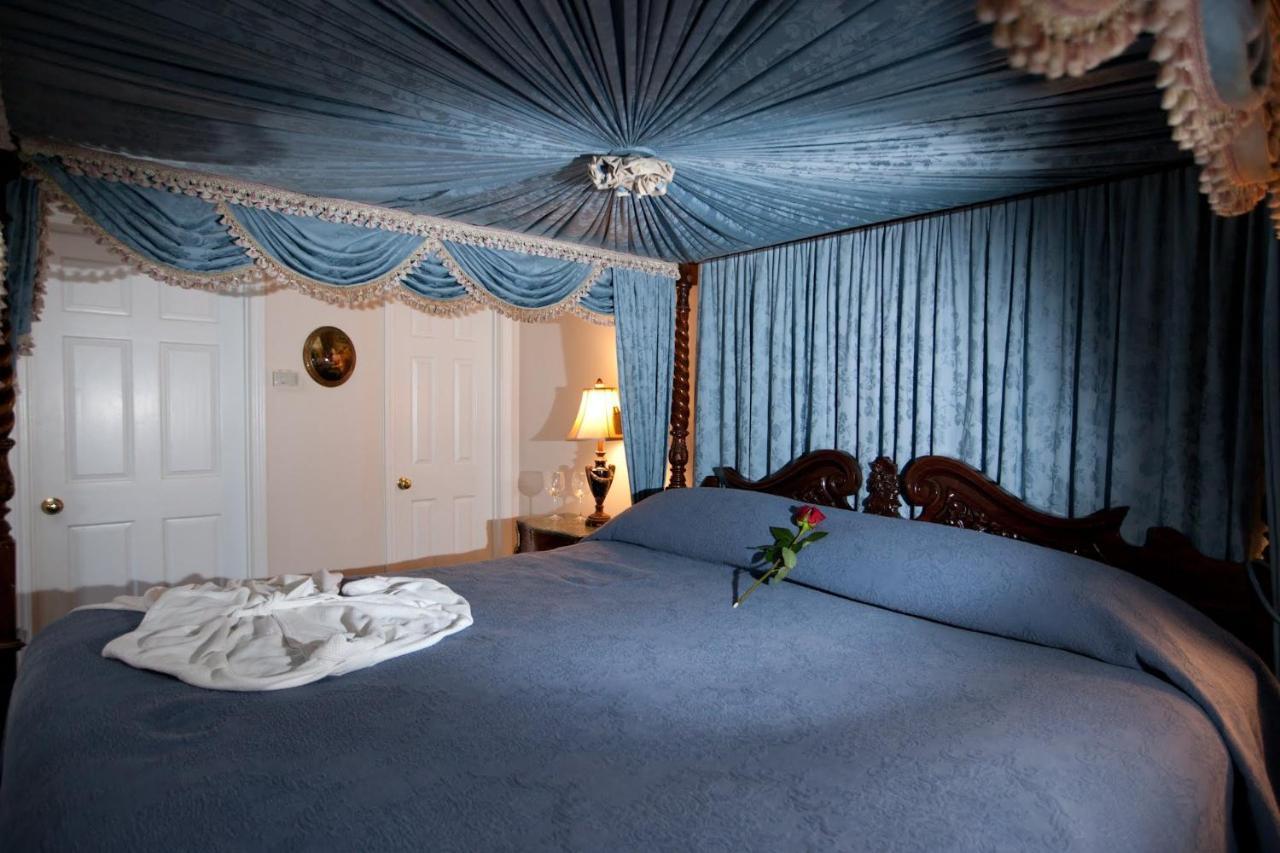 Monmouth Historic Inn Натчес Екстериор снимка