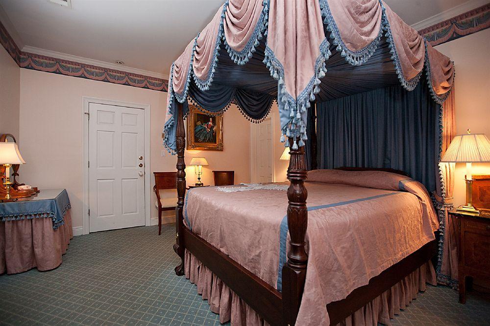 Monmouth Historic Inn Натчес Екстериор снимка
