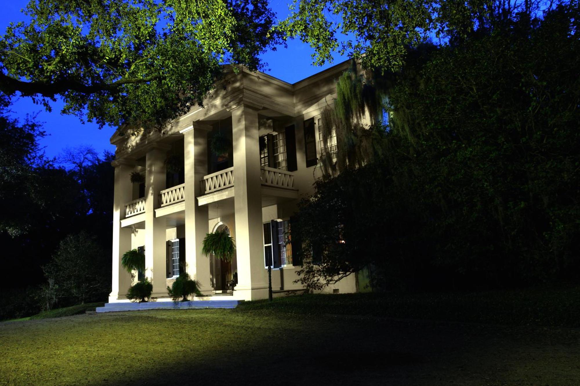 Monmouth Historic Inn Натчес Екстериор снимка