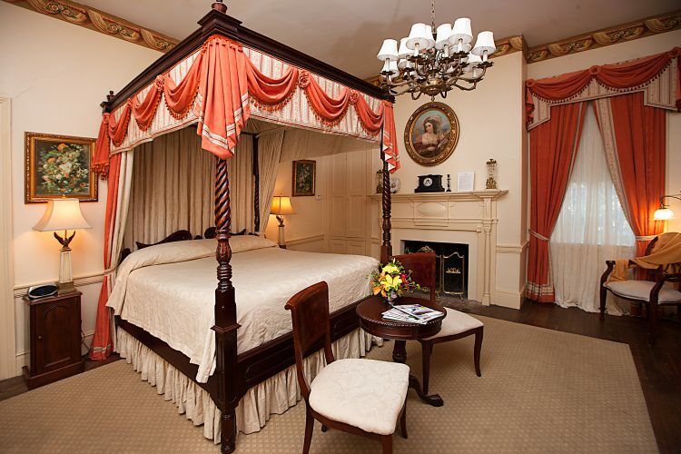 Monmouth Historic Inn Натчес Екстериор снимка