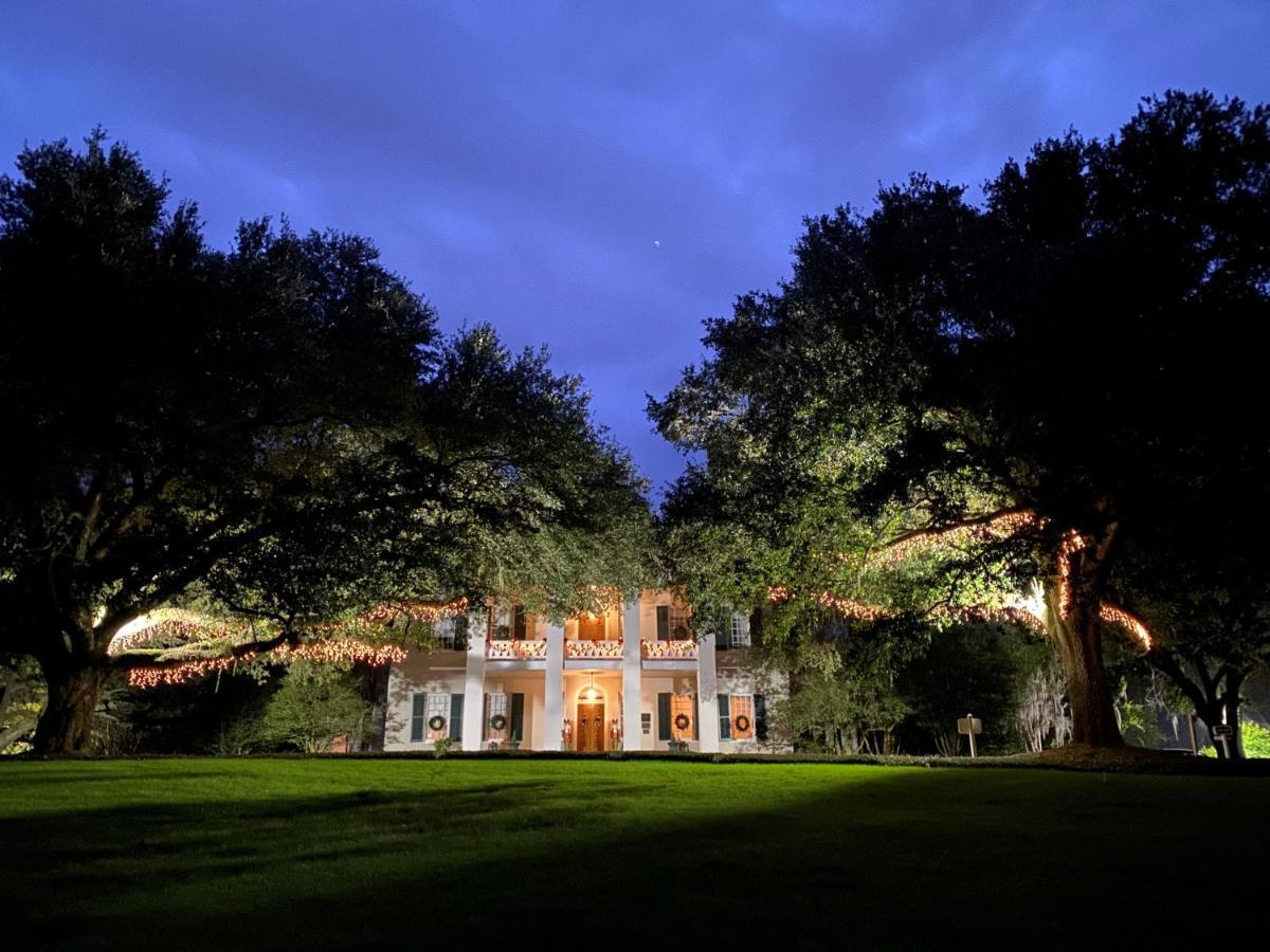 Monmouth Historic Inn Натчес Екстериор снимка
